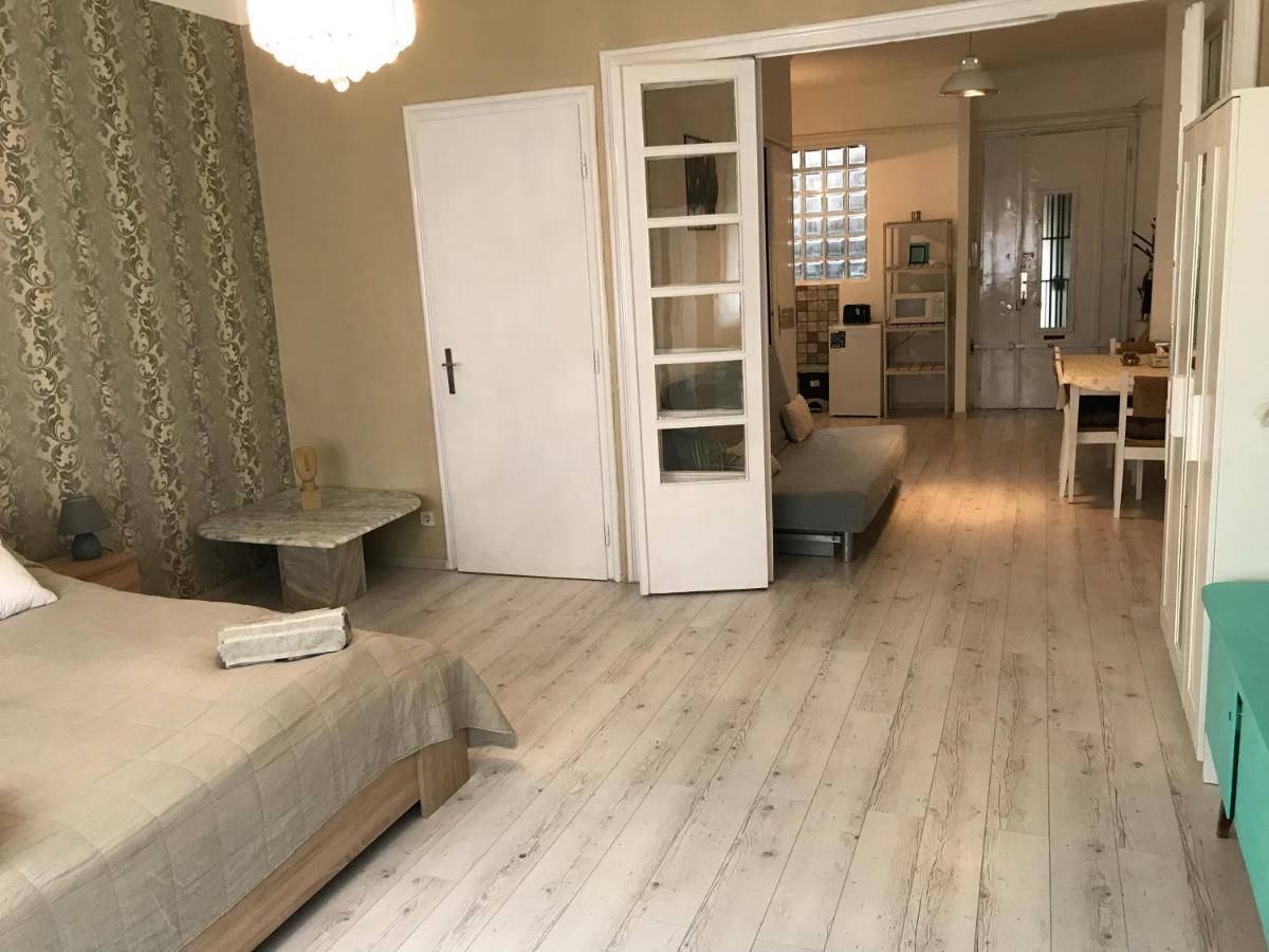 Appartamento Kenyelmes Lakas Jo Helyen Budapest Esterno foto