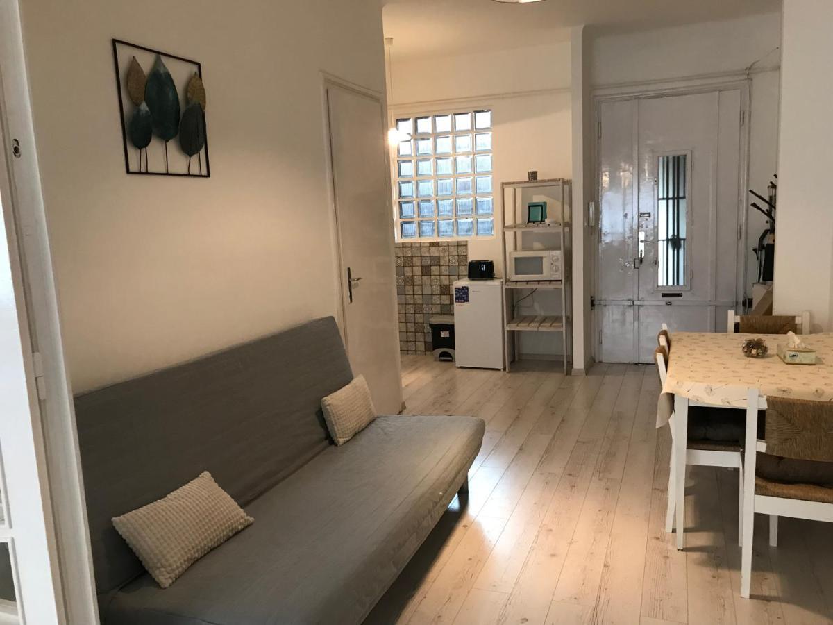 Appartamento Kenyelmes Lakas Jo Helyen Budapest Esterno foto